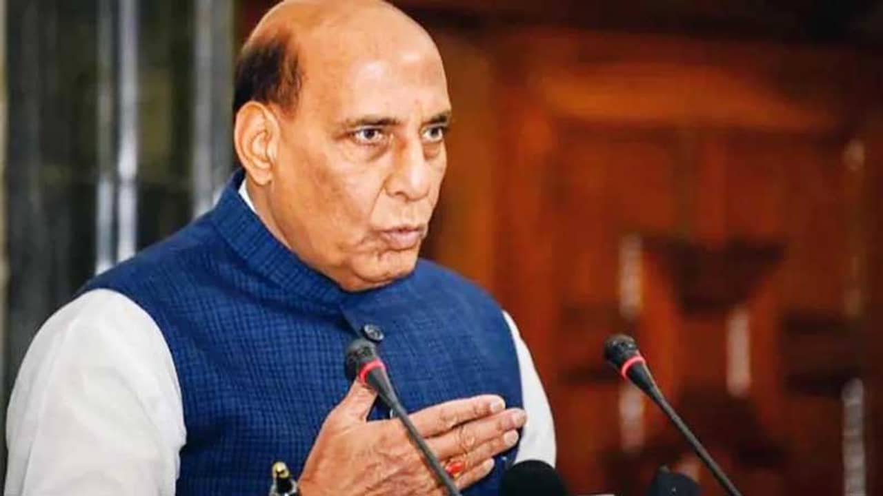 ১৫ অগস্টের পর কৌশল নিয়ে নতুন করে ভাবতে হচ্ছে ভারতকে: রাজনাথ সিং