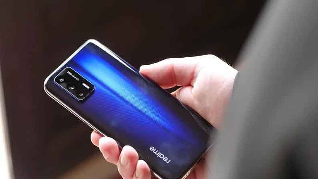 Realme GT 5G: প্রথমবার ভারতে সেল শুরু হচ্ছে এই ফোনের, কোথায় কীভাবে কতটা ছাড় পাবেন দেখে নিন