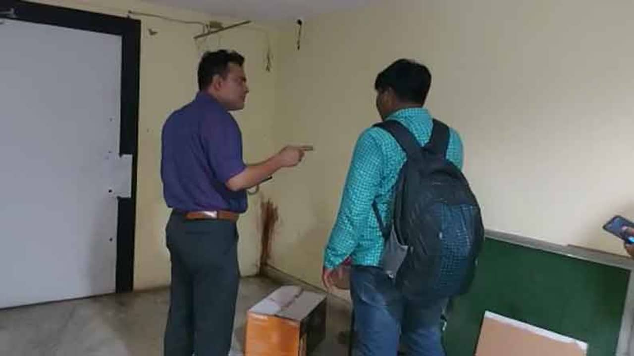 টেকনিক্যাল সাপোর্ট দেওয়ার নামে কোম্পানিকে ফোন, তারপরই আসল অপারেশন! তথ্য প্রযুক্তি পাড়ায় ভুয়ো কল সেন্টার