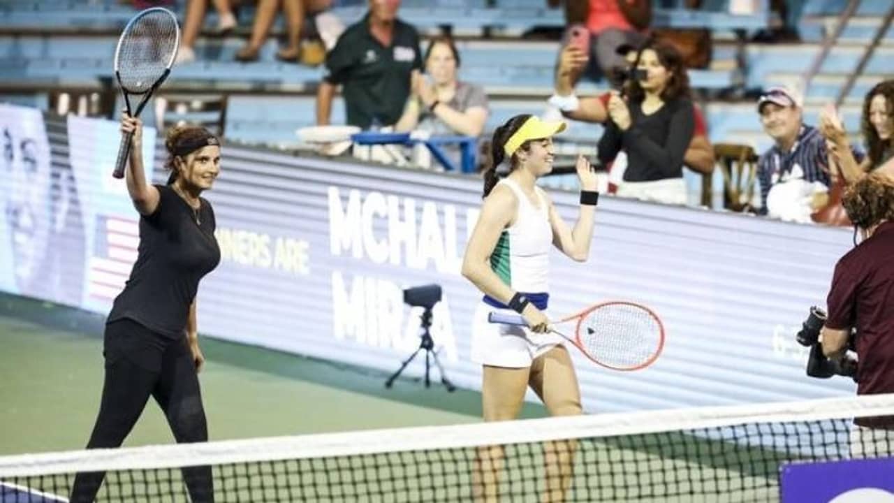 Cleveland Championships: কঠিন প্রতিপক্ষকে স্ট্রেট সেটে হারিয়ে সেমিফাইনালে সানিয়া-ম্যাকহল জুটি