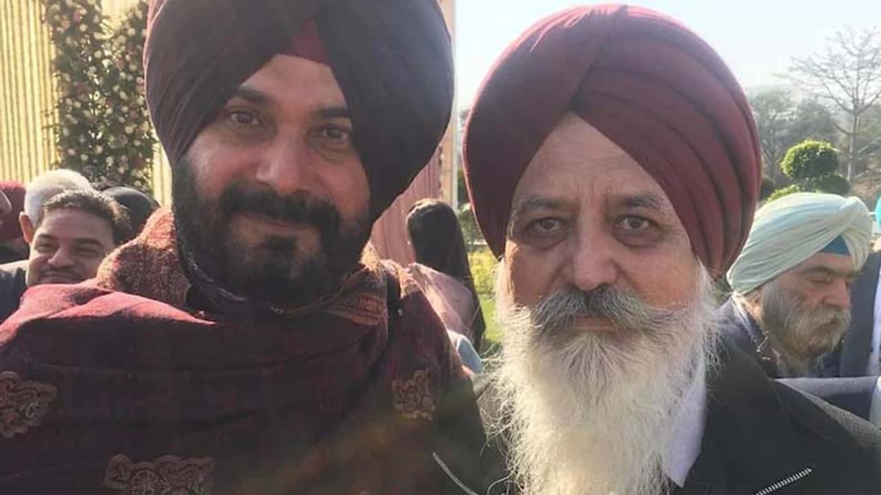 উপদেষ্টাকে সরান, নাহলে কংগ্রেস সরিয়ে দেবে, সিধুকে বার্তা দলের