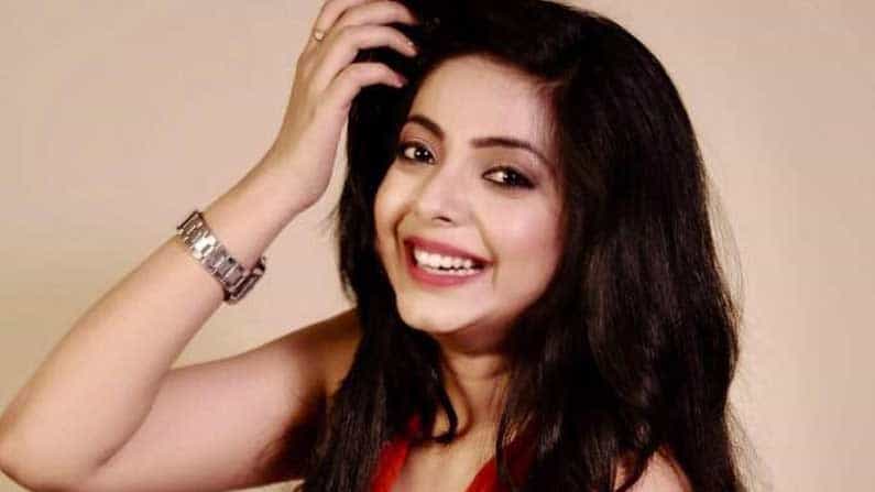 শ্রীময়ী চট্টরাজ। বাংলা টেলিভিশনের অভিনেত্রী। জনপ্রিয় ধারাবাহিক ‘কৃষ্ণকলি’তে তাঁর অভিনয় দেখেছেন দর্শক। আপাতত তিনি ট্রাভেল মুডে।