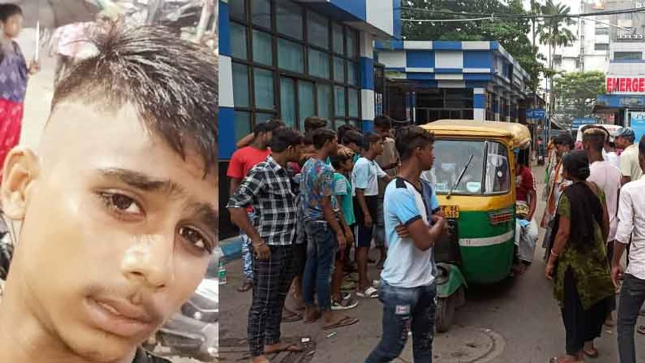 রক্তে ভাসছে স্ট্রেচার, শরীরের একাধিক জায়গায় মাংস খুবলে গিয়েছে! মধ্যরাতে কিশোরকে হাসপাতালে আনলেন তিন সঙ্গী...