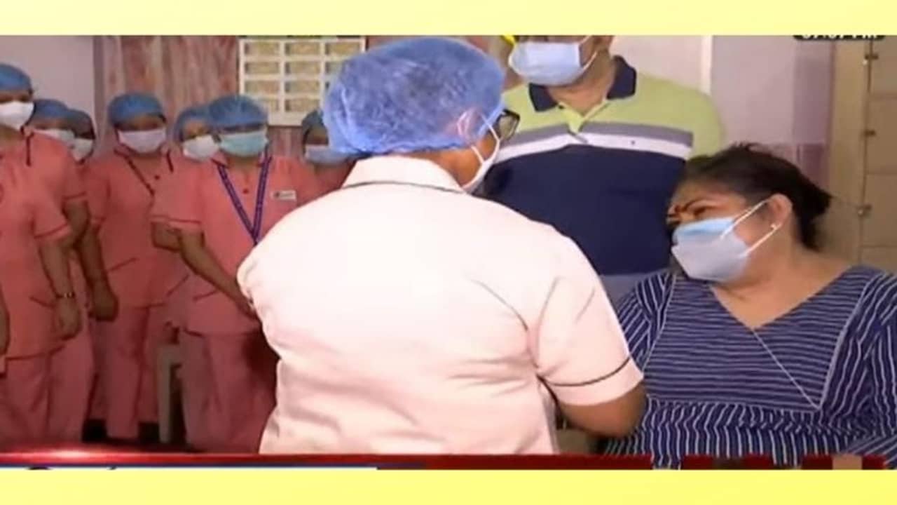 রোগীর সঙ্গে দুর্ব্যবহারে অভিনব শাস্তি, দুঃস্থদের ভরপেট খাওয়াল হাসপাতাল