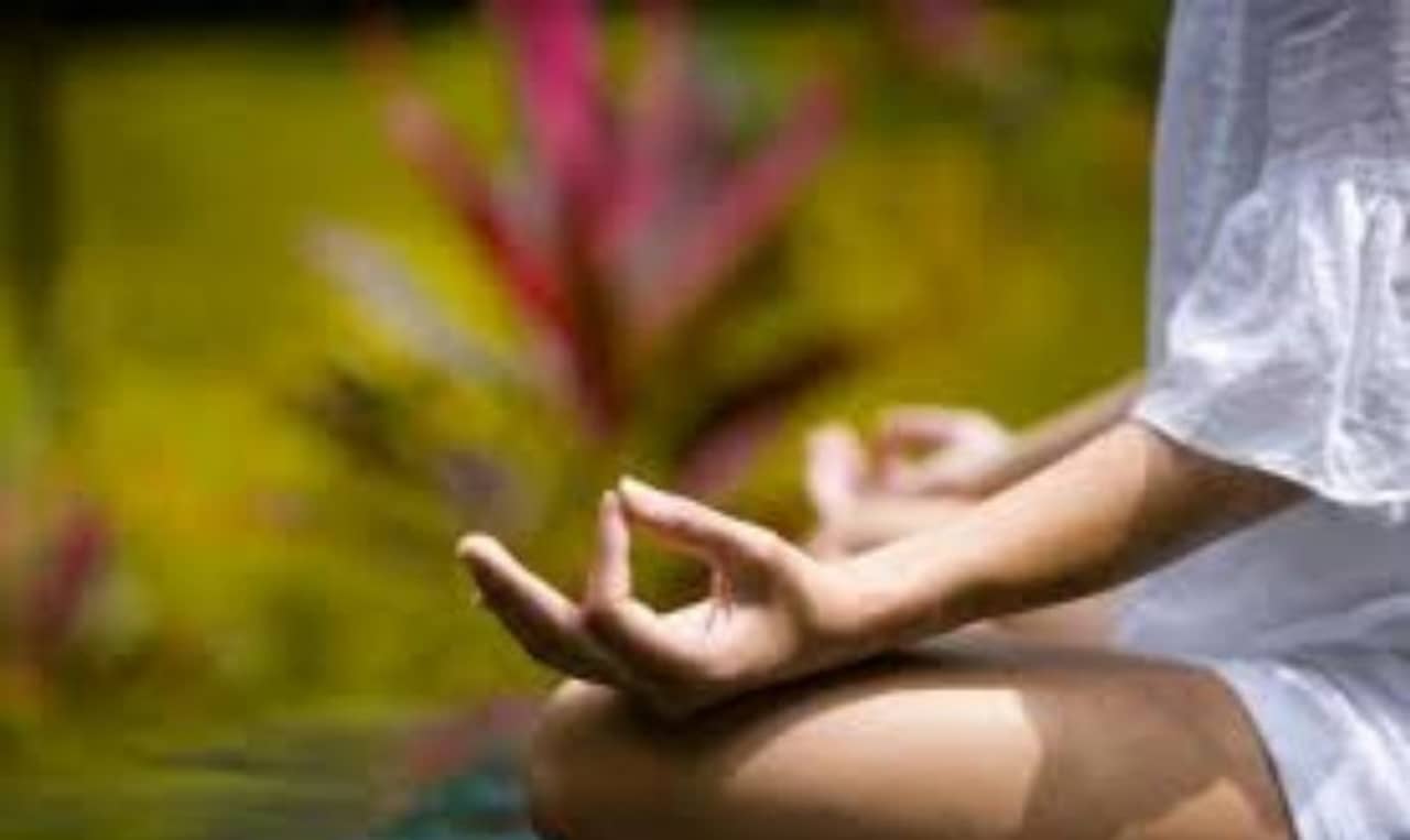 অত্যাধিক চিন্তায় মানসিক চাপ বাড়ছে? জীবনে বদল আনতে ধ্যান কতটা উপকারী, জানুন...