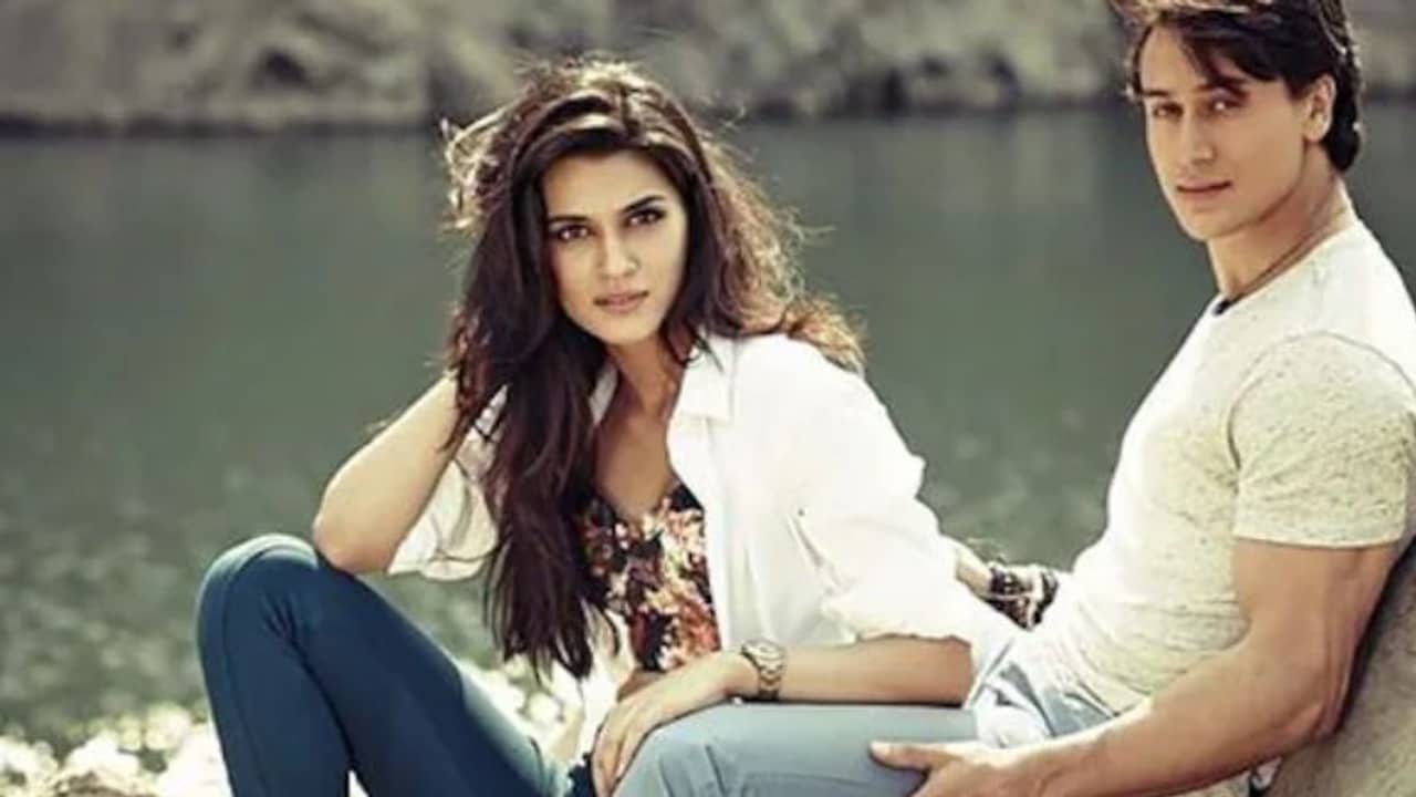 আমার দুইজন বাবা..., ভিডিয়ো শেয়ার করে কেন বললেন টাইগার?