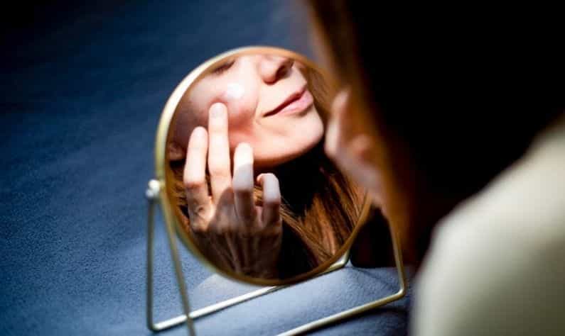 Skincare tips: ত্বকের সুস্থতায় কোন কোন ভিটামিনের ভূমিকা রয়েছে, জানুন Skincare tips: ত্বকের সুস্থতায় কোন কোন ভিটামিনের ভূমিকা রয়েছে, জানুন