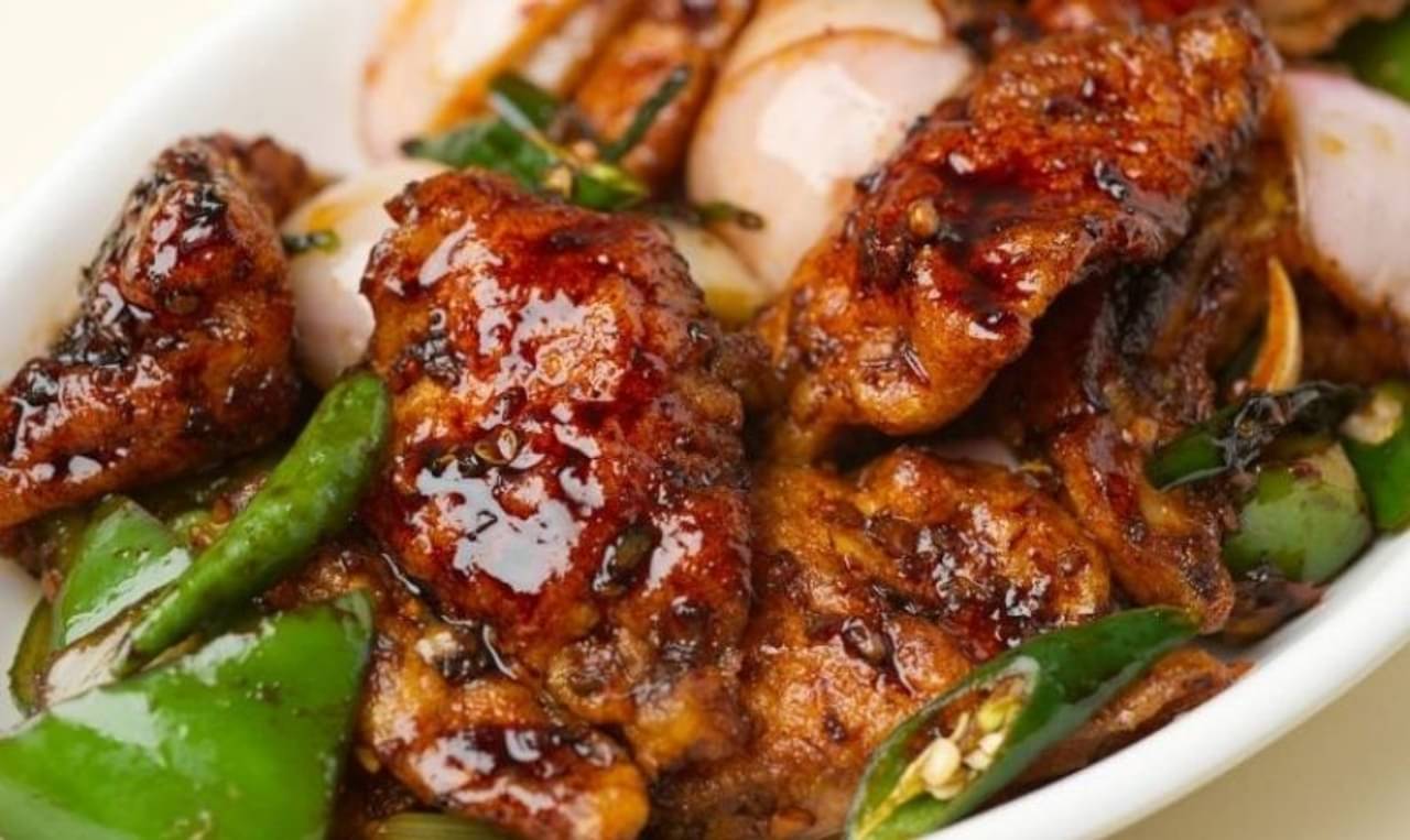 চিলি চিকেন-চিলি পনির নয়, এবার পাতে পড়ুক চিলি মাছের ডিম! রইল তারই রেসিপি