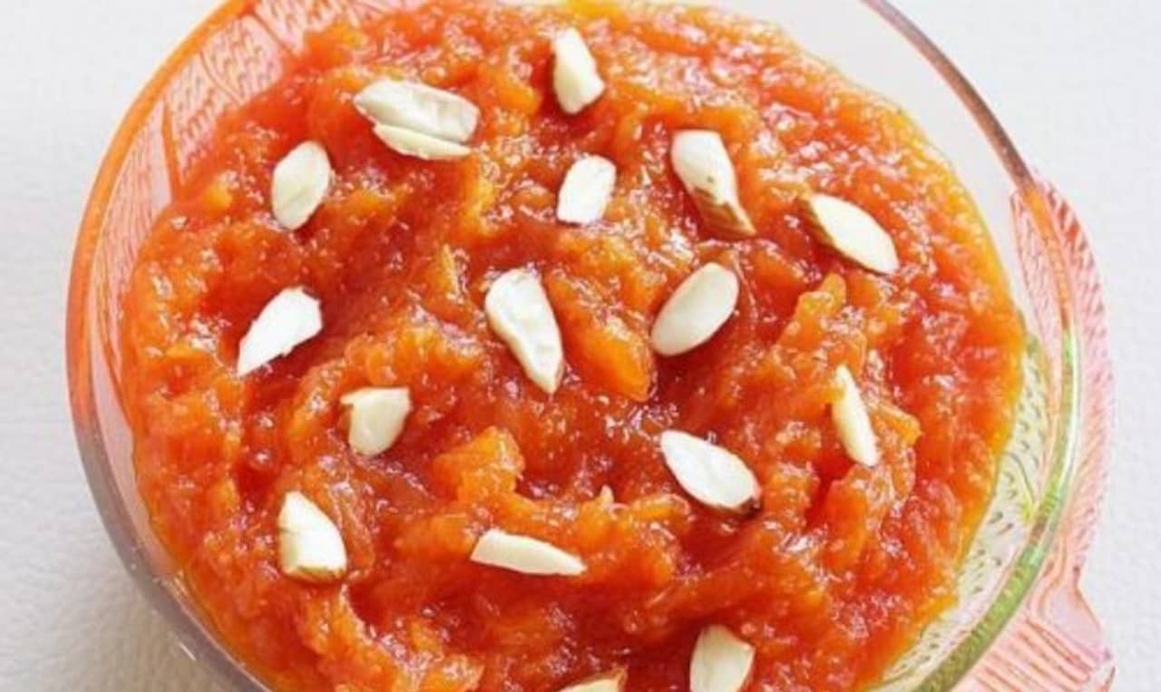 Janmashtami Special: এবার জন্মাষ্টমী পুজোয় মন জিততে বানান সহজ ও সুস্বাদু পাকা পেঁপের হালওয়া