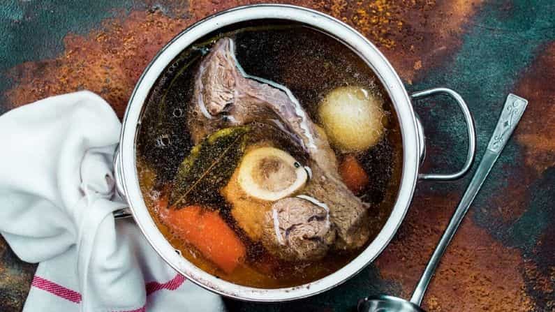 Bone Broth Benefits: আপনি কি জানেন হাড়ের ঝোল খেলে আপনার চেহারায় আমূল পরিবর্তন আসতে পারে?