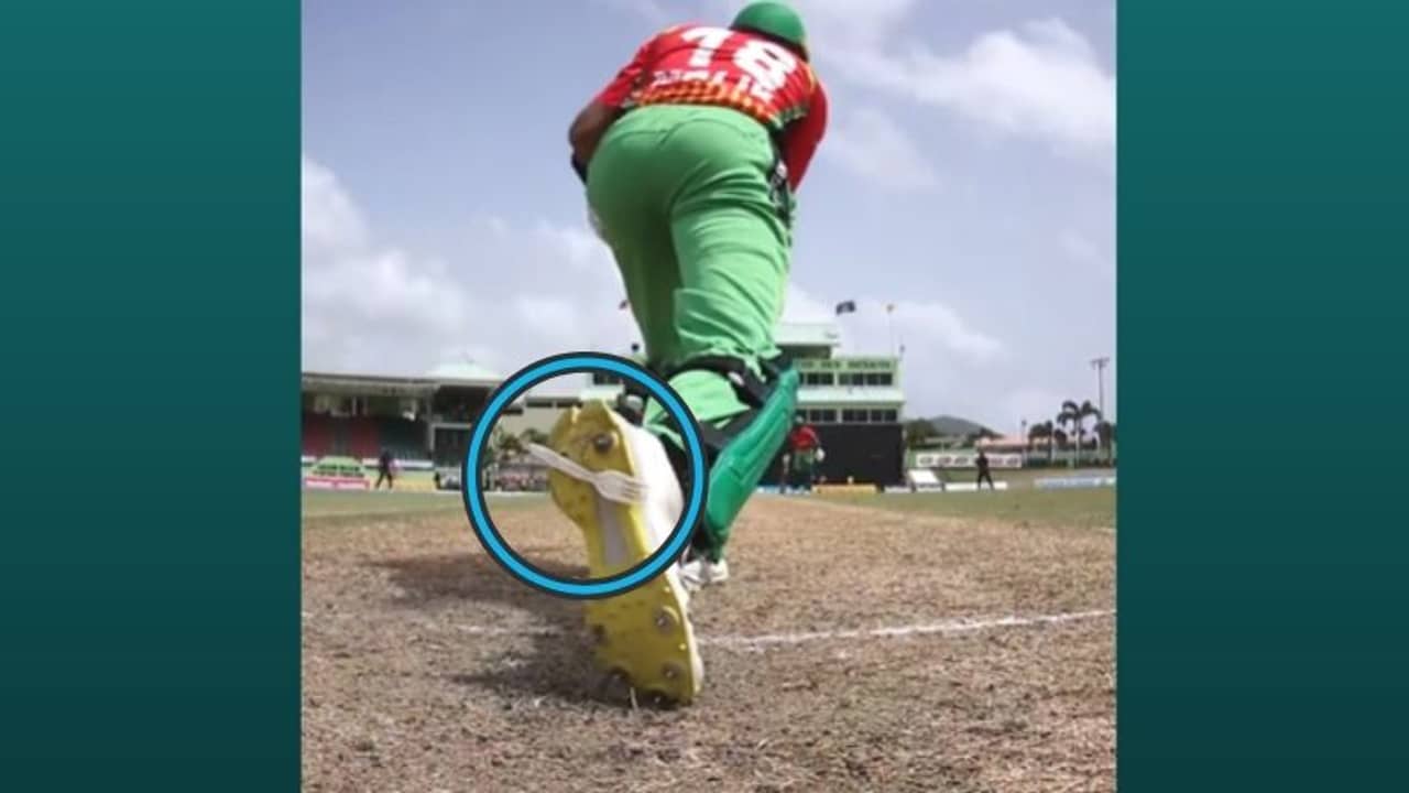 SHOAIB MALIK : শোয়েব মালিকের জুতোয় কী? ভাইরাল সানিয়ার স্বামীর কীর্তি