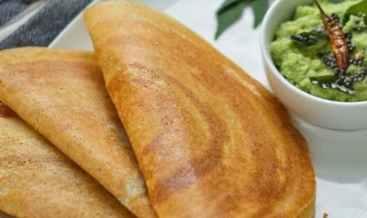 ব্রেকফাস্টে খান সুপার হেলদি পোহার ধোসা! চটপট সুস্বাদু এই রেসিপি বানান বাড়িতেই