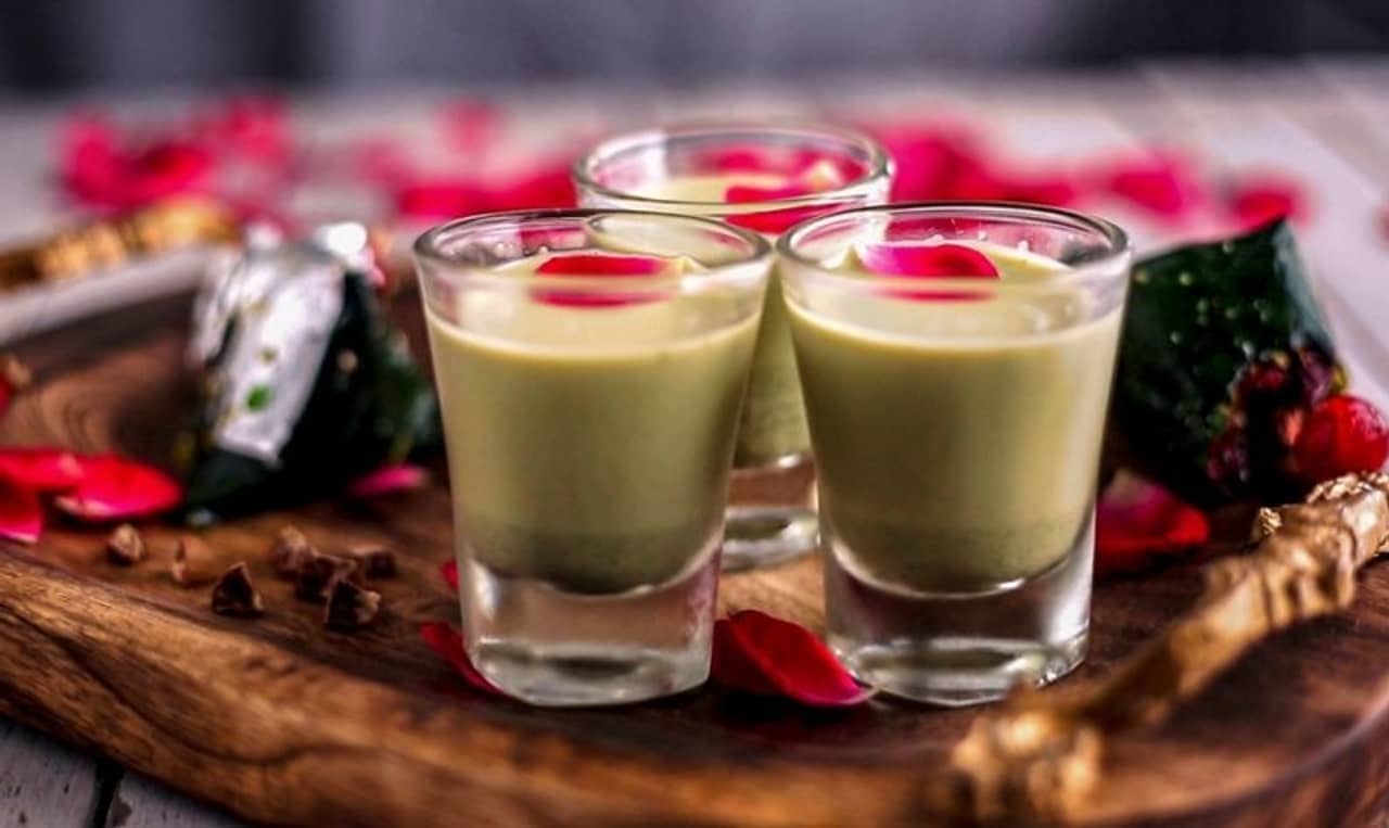 দুপুরের ভোজের পর পান নয়, ভাইকে দিন স্পেশাল পান শটস! রইল রেসিপি