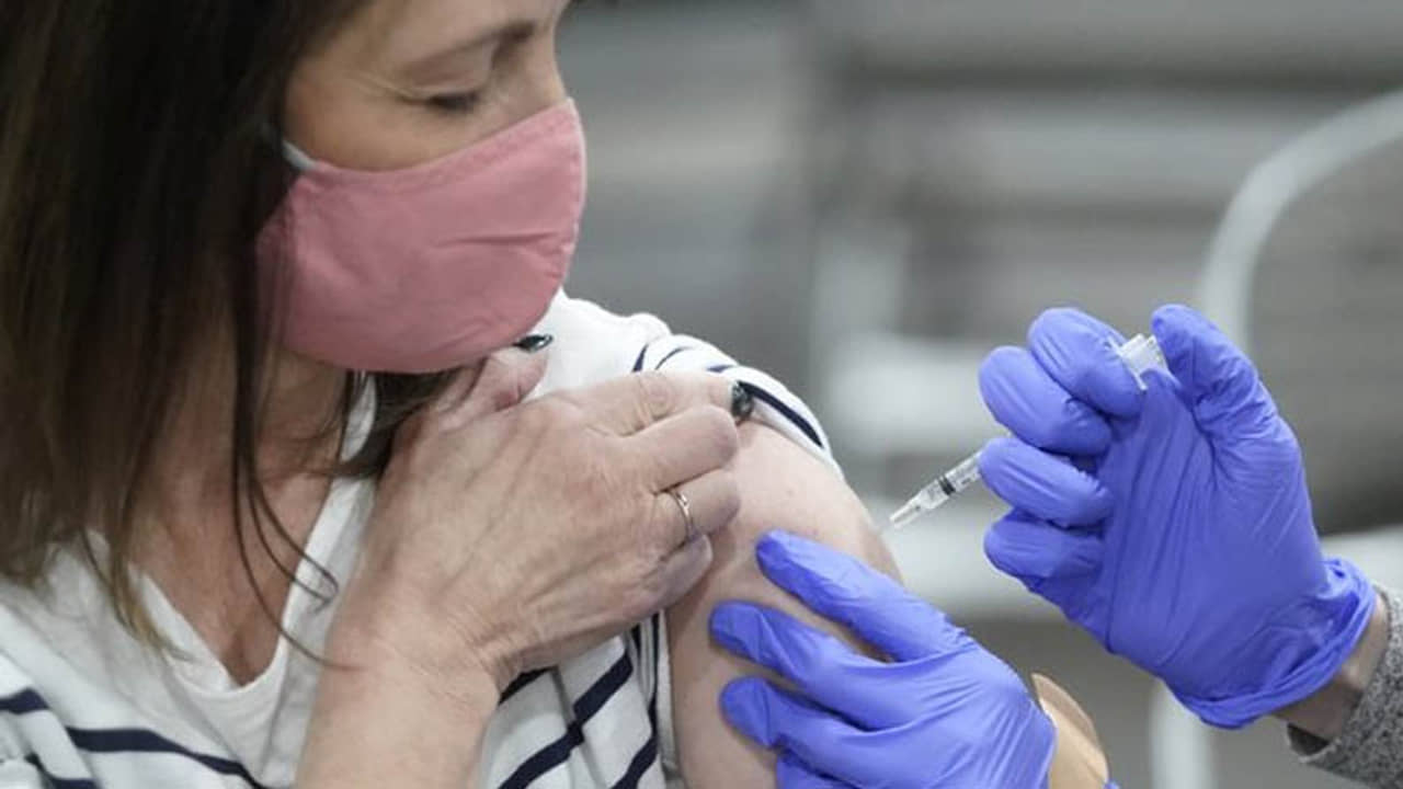 অ্যাস্ট্রাজেনেকার টিকা নেওয়ার ৪-৫ মাস পরই উধাও প্রতিরোধ ক্ষমতা, চাঞ্চল্যকর তথ্য গবেষকদের হাতে