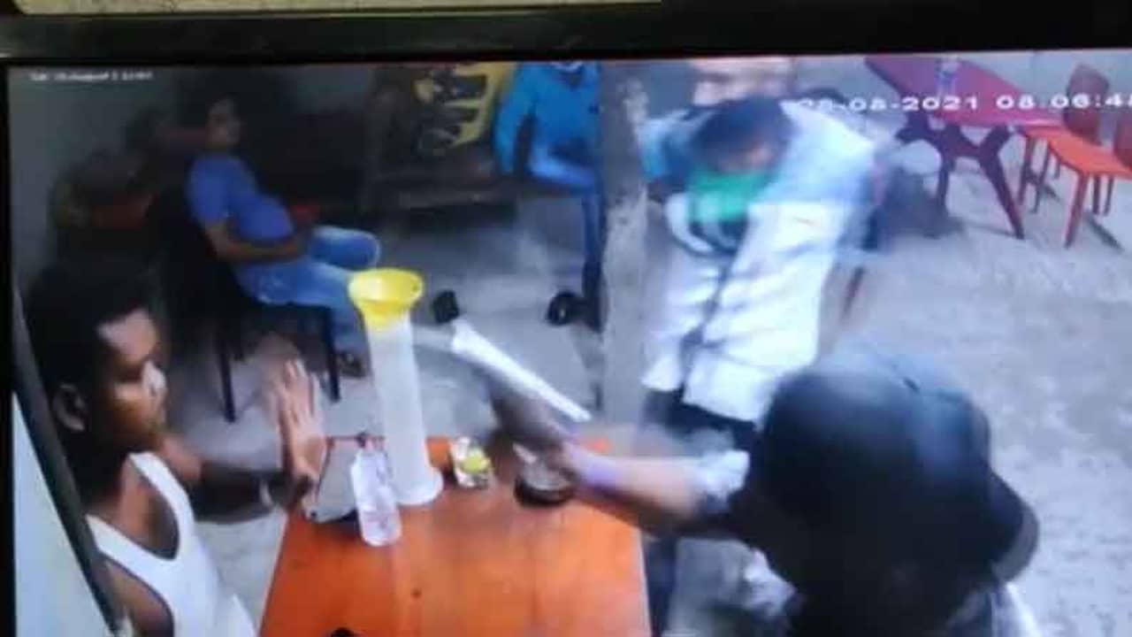 আমি মোটা রাজা, রোব্বারই এক লক্ষ চাই..., হাইওয়ের ধারের ধাবায় তখন পরিস্থিতি সামলালেন কর্মী