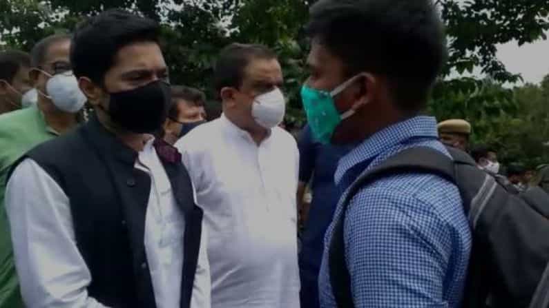 ত্রিপুরায় অভিষেক পা দিতেই উঠল 'গো ব্যাক' স্লোগান, 'বহিরাগত' তকমা জয়প্রকাশের ত্রিপুরায় অভিষেক পা দিতেই উঠল 'গো ব্যাক' স্লোগান, 'বহিরাগত' তকমা জয়প্রকাশের