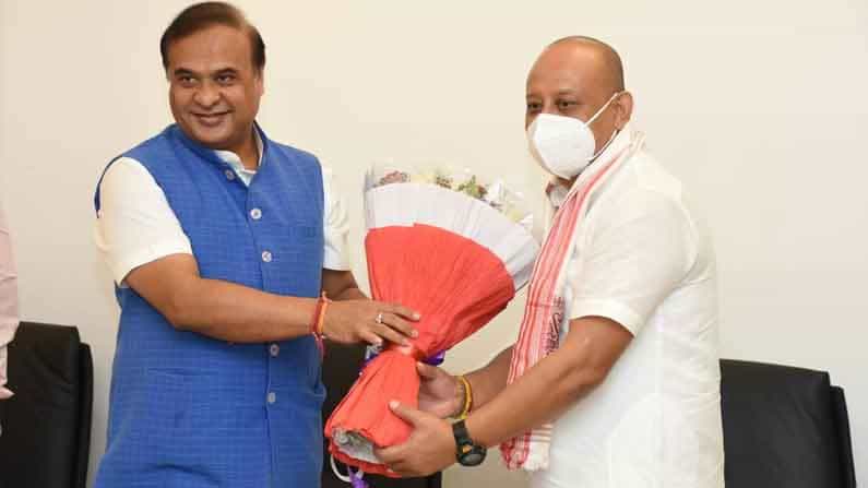 'হাত' ছেড়েছিলেন সদ্য, দু'বারের কংগ্রেস বিধায়ককে দলে স্বাগত জানালেন মুখ্যমন্ত্রী 'হাত' ছেড়েছিলেন সদ্য, দু'বারের কংগ্রেস বিধায়ককে দলে স্বাগত জানালেন মুখ্যমন্ত্রী