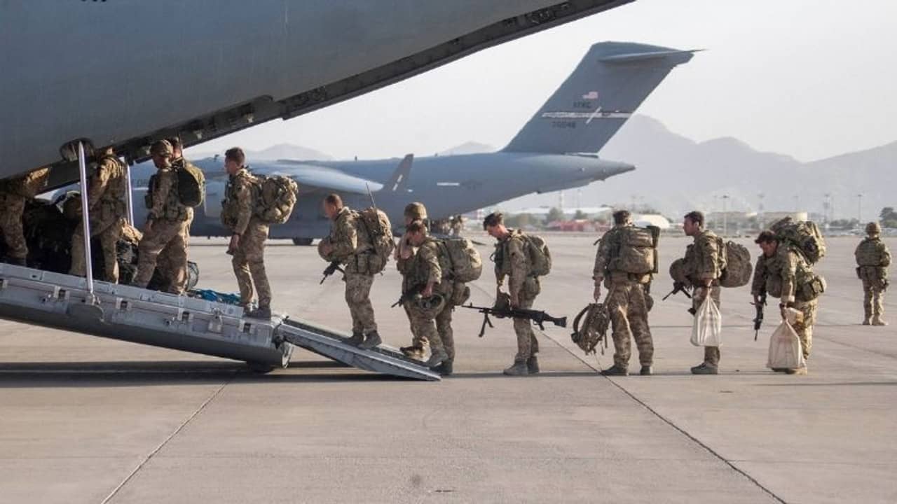 পাততাড়ি গোটাচ্ছে মার্কিন বাহিনী, বিমানবন্দর দখল নিতে প্রস্তুত তালিবানও! নতুন সরকারের নিয়োগ শুরু