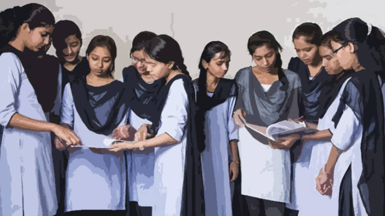 অনুপাত বৈষম্য: পড়ুয়া আছে শিক্ষক নেই, কোথাও ছাত্রছাত্রীর ৬ গুণ শিক্ষক! রিপোর্টে চাঞ্চল্য