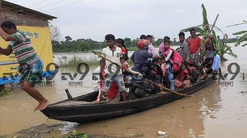 Hooghly: আসছে ২০ দিনেও কমবে না জল, পুজোতে চিড়ে-গুড় খেয়েই কাটাবেন ওঁরা