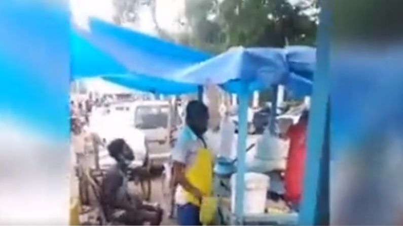 Viral Video: ফুচকার জলে বিক্রেতার প্রস্রাব! সোশ্যাল মিডিয়ায় আলোড়ন ফেলে দিল ভিডিয়োটি