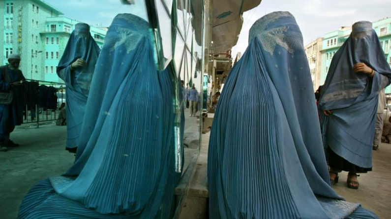 আফগান নারীদের উপর জোর জুলুম শুরু তালিবানের, মেয়েদের বিয়ের জন্য চাপ দেওয়ার অভিযোগ উঠছে গজনি, হেরাতে