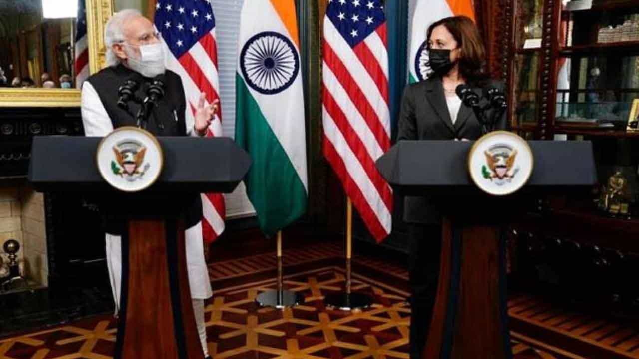 PM Modi Meets Kamala Harris: 'আপনার অপেক্ষায় রয়েছে ভারতীয়রা', প্রথম সাক্ষাতেই কমলা হ্যারিসকে 'অনুপ্রেরণা' বললেন মোদী PM Modi Meets Kamala Harris: 'আপনার অপেক্ষায় রয়েছে ভারতীয়রা', প্রথম সাক্ষাতেই কমলা হ্যারিসকে 'অনুপ্রেরণা' বললেন মোদী