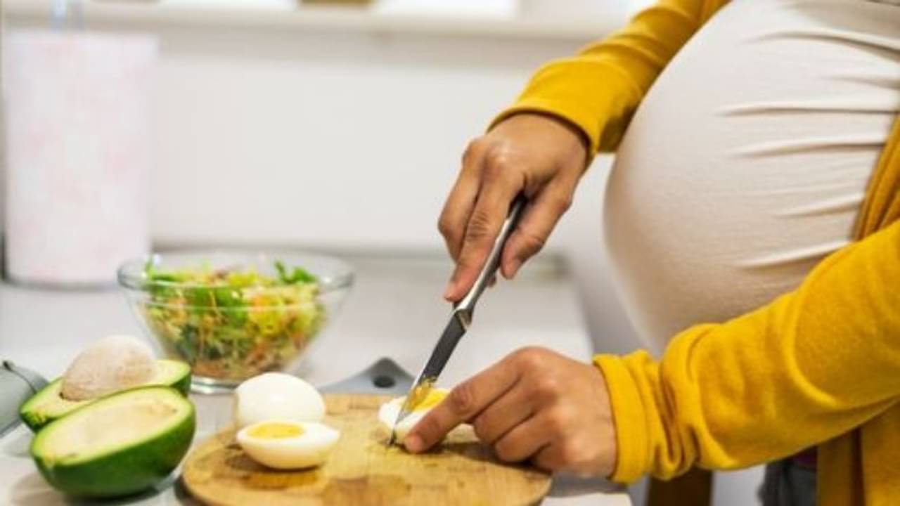 Pregnancy Diet Tips: গর্ভাবস্থায় সবচেয়ে প্রয়োজনীয় ৫ টি বিষয়ের দিকে নজর রাখুন