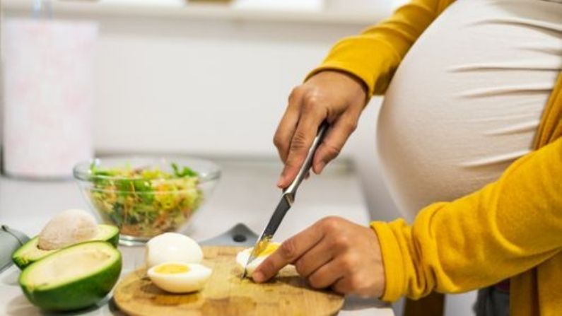 Pregnancy Diet Tips: গর্ভাবস্থায় সবচেয়ে প্রয়োজনীয় ৫ টি বিষয়ের দিকে নজর রাখুন