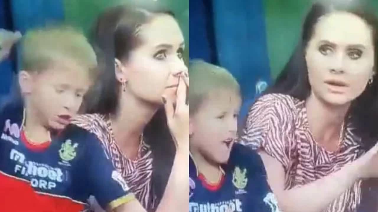 IPL 2021: বাবা আউট হতেই তীব্র হতাশা প্রকাশ এবিডির ছেলের