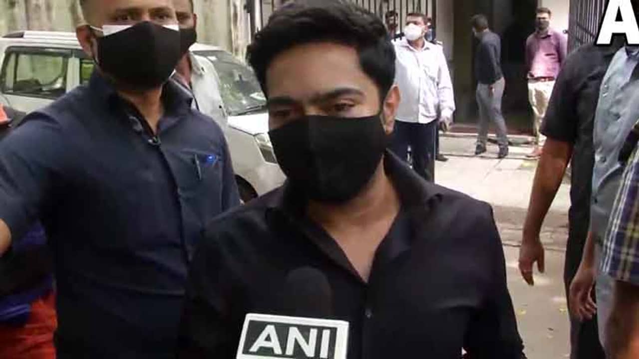 পিছনের গেট দিয়ে ইডি দফতরে ঢুকলেন অভিষেক