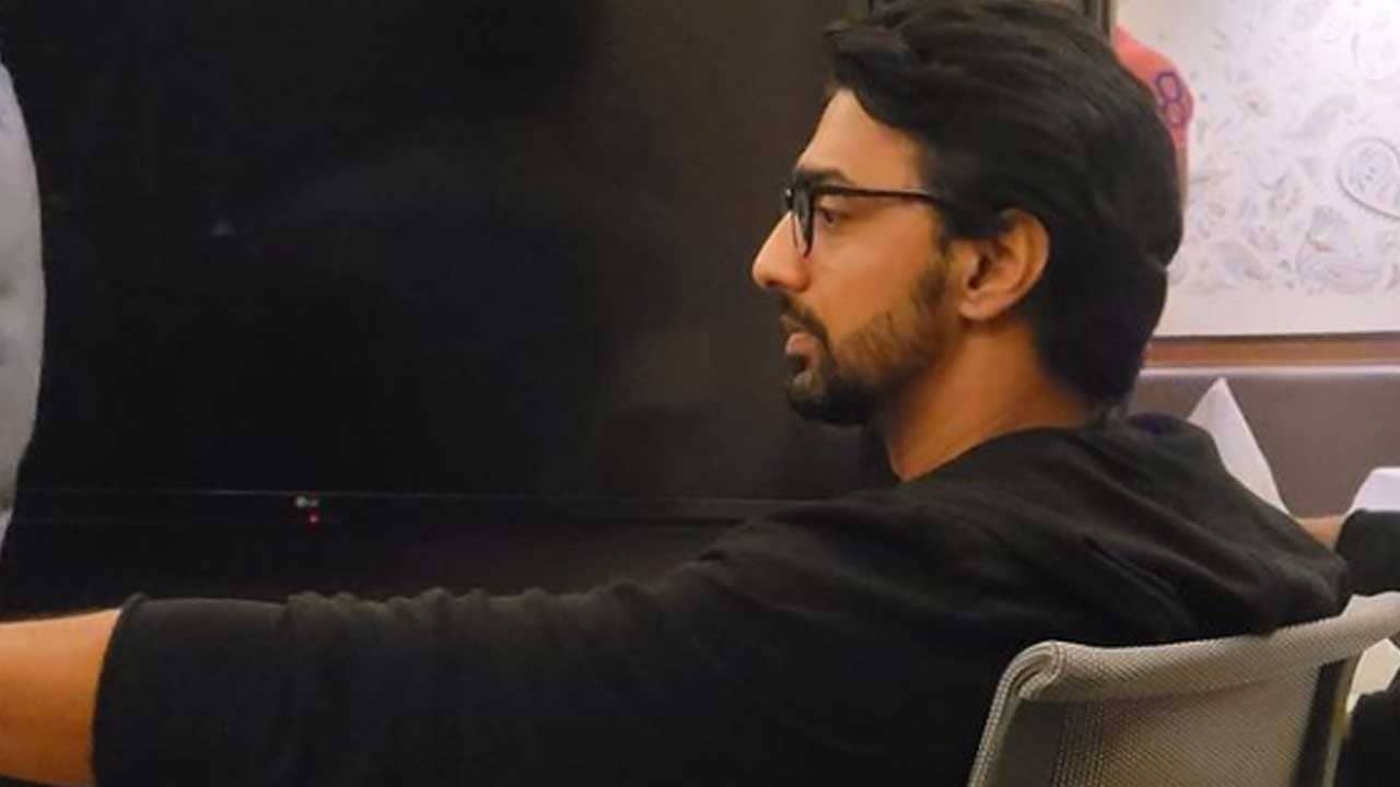 Dev Adhikari: ‘কিশমিশ’ শেষ, হেয়ারকাট বদলে আগামীর জন্য তৈরি হচ্ছেন দেব