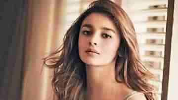 Alia Bhatt: বাড়ির কাজ কতটা হল, রণবীরকে ছাড়াই দেখতে গেলেন আলিয়া