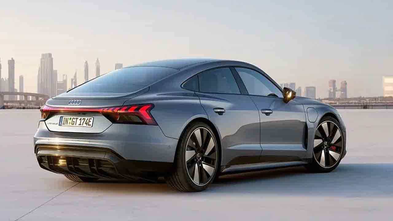 Audi e-tron GT: ভারতে লঞ্চ হয়েছে অডির তৃতীয় ইলেকট্রিক গাড়ি, দাম কত? Audi e-tron GT: ভারতে লঞ্চ হয়েছে অডির তৃতীয় ইলেকট্রিক গাড়ি, দাম কত?