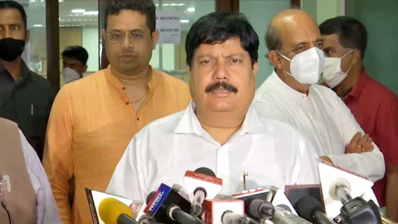 West Bengal BJP: পোলিং এজেন্টে 'না' বিজেপির, কয়েক দফা দাবি নিয়ে কমিশনে অর্জুনরা West Bengal BJP: পোলিং এজেন্টে 'না' বিজেপির, কয়েক দফা দাবি নিয়ে কমিশনে অর্জুনরা