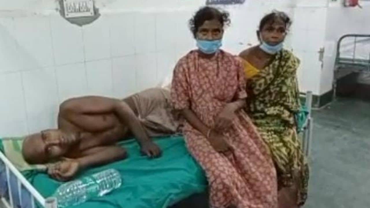 তৃণমূলের সালিশি সভায় বিজেপি কর্মীকে জমি লিখে দেওয়ার নিদান, না মানায় ভয়ঙ্কর খেসারত!