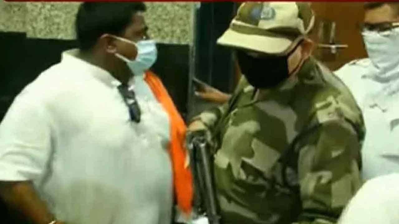 Post Poll Violence Case: হোমগার্ডকে চড়, অন্তবর্তী জামিন পেলেন বিজেপি নেতা