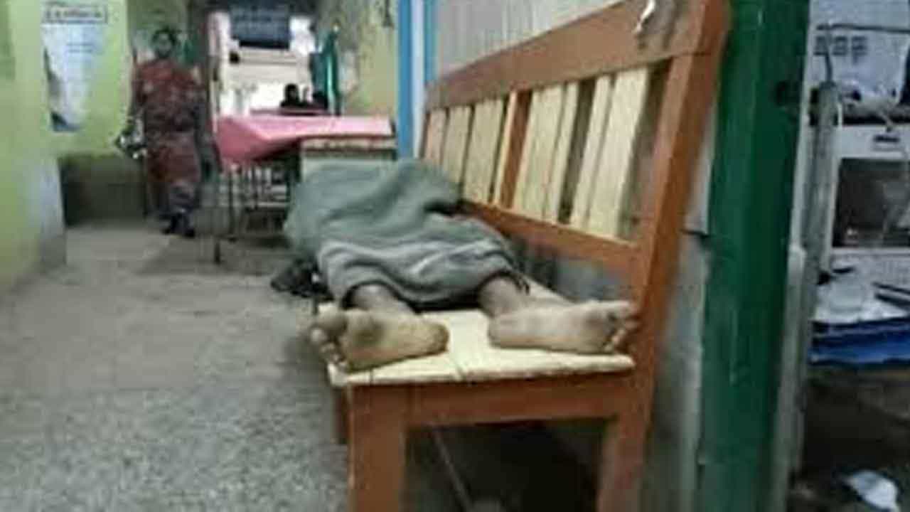 Bankura: ২৪ ঘণ্টার ব্যবধানে বজ্রঘাতে মৃত্যু আরও একের, আহত ৫! সেই বাঁকুড়াতেই Bankura: ২৪ ঘণ্টার ব্যবধানে বজ্রঘাতে মৃত্যু আরও একের, আহত ৫! সেই বাঁকুড়াতেই