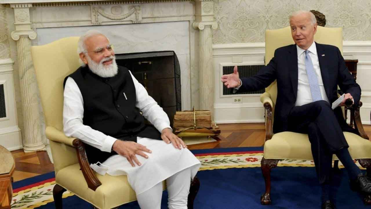 India US relation: রাশিয়ার সঙ্গে সামরিক চুক্তি নিয়ে ভারতের পাশে দাঁড়ালেন দুই মার্কিন সেনেটর