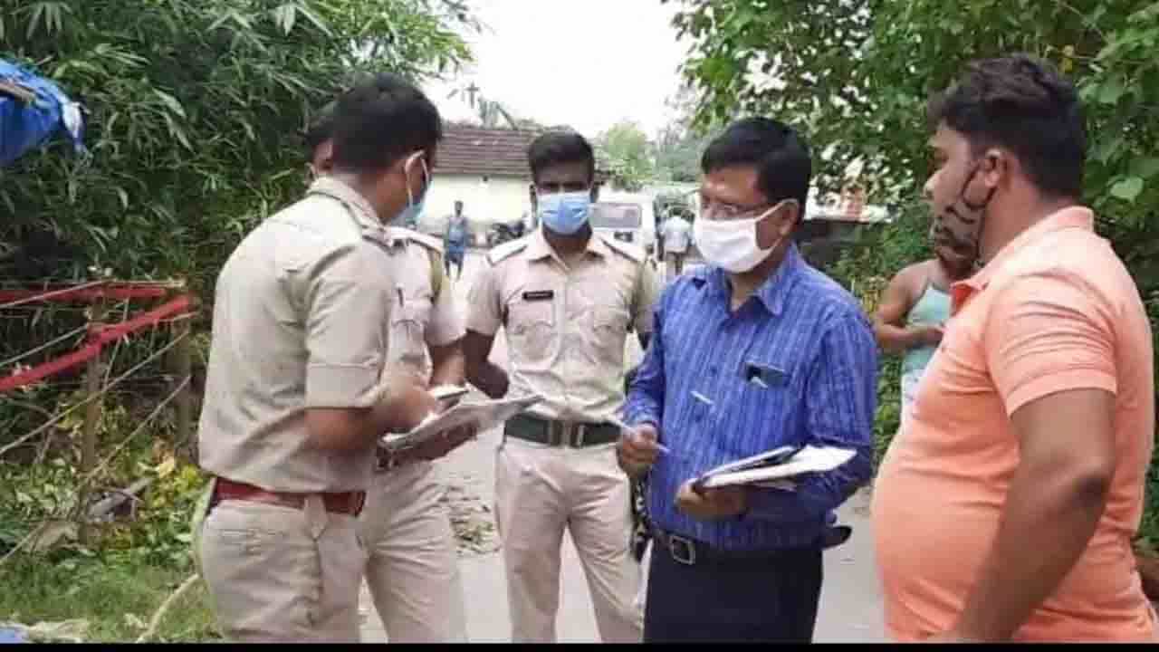 Nandigram: বোমা বিস্ফোরণ-কাণ্ডের তদন্তে সিআইডি, নতুন 'চাল' নয় তো? উঠছে প্রশ্ন Nandigram: বোমা বিস্ফোরণ-কাণ্ডের তদন্তে সিআইডি, নতুন 'চাল' নয় তো? উঠছে প্রশ্ন
