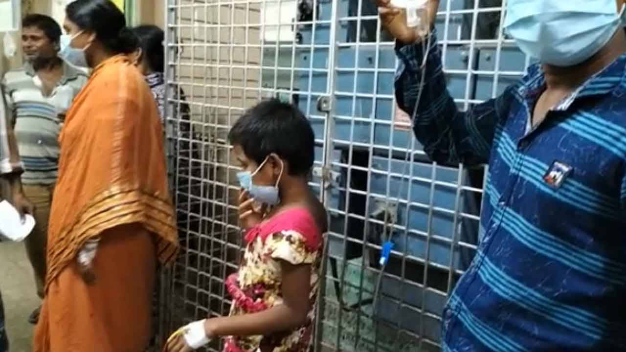 Canning: চায়ের জলে চিনির বদলে বিষ, দুধ দিয়ে ফুটিয়ে সক্কলকে পরিবেশন! নতুন বউয়ের ভয়ঙ্কর কীর্তি...