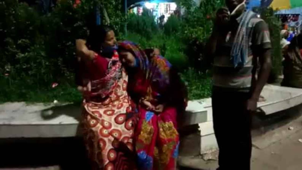 ছেলেটা আমার চোখের সামনেই নীল হয়ে গেল... কিচ্ছু করতে পারলাম না, আফসোস বাবার