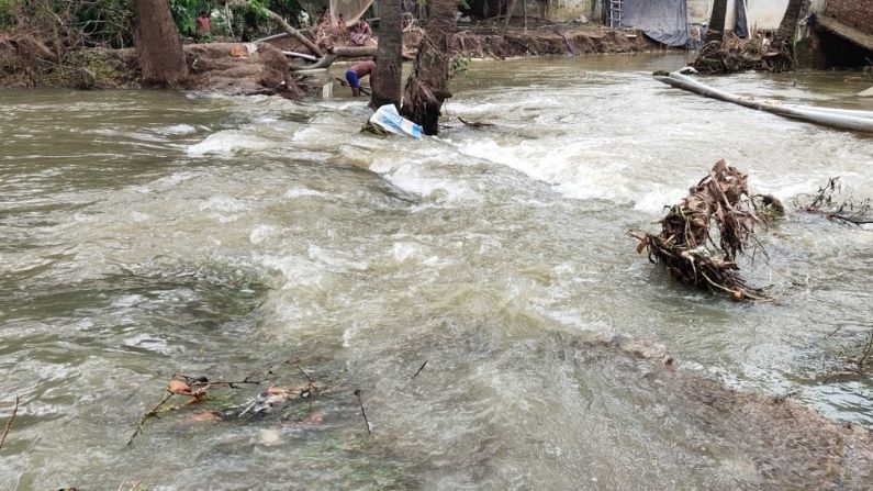 Arambag Flood Situation: বাড়ছে নদীর জল, দোসর ডিভিসি! প্রহর গুনছেন আরামবাগ-খানাকুলের দুর্গতরা