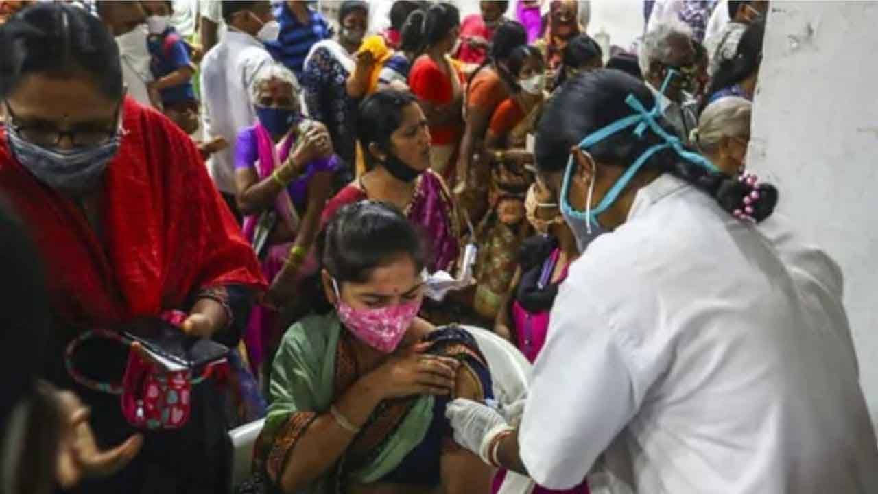 করোনা আপডেট: পর পর দু'দিন সংক্রমণ ৪০ হাজারের এর নীচে, ভাবাচ্ছে কেরল