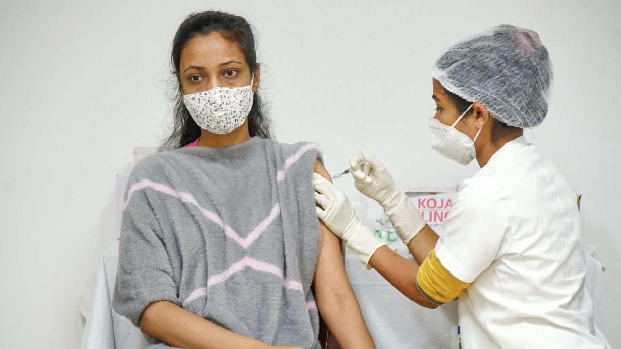 Covid Vaccine: সংক্রমণ রুখতে নয়, হাসপাতাল-যাত্রা ঠেকাতেই ডবল ডোজ়ে জোর, বলছে গবেষণা