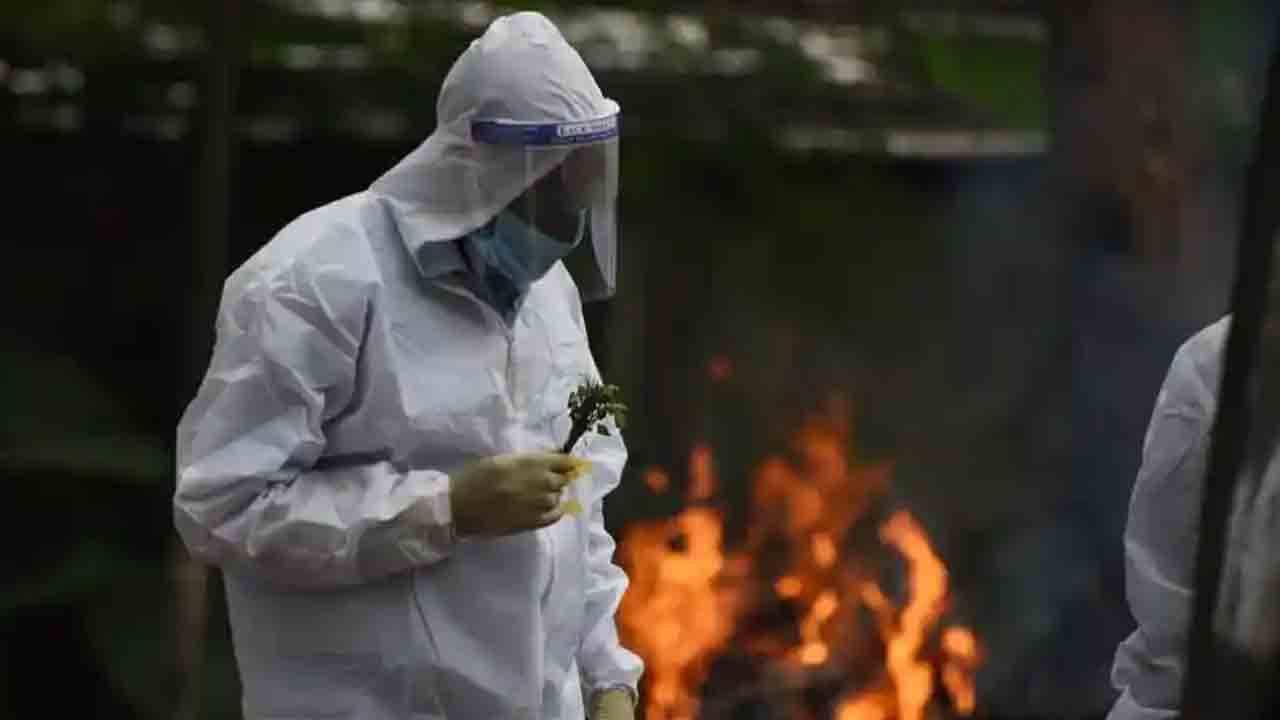 Covid deaths: কারা করোনায় মৃত, কারা নয়? নয়া গাইডলাইন প্রকাশ করল কেন্দ্র