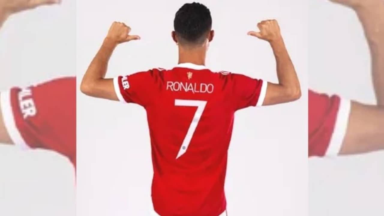 Cristiano Ronaldo: ৭ নম্বর জার্সি উপহার কাভানির ধন্যবাদ অভিভূত রোনাল্ডোর