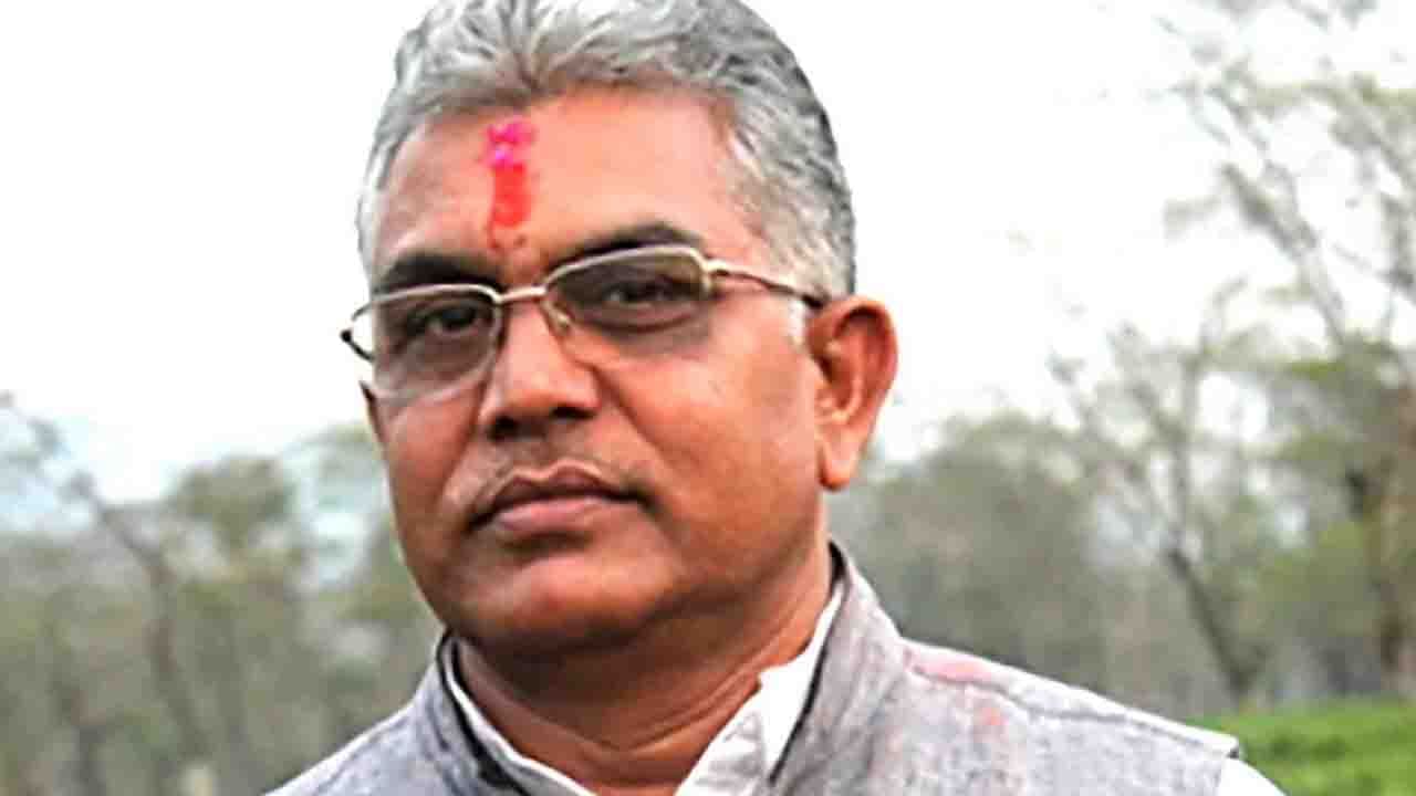 Dilip Ghosh: 'এর পরেও রাজ্য সরকার বলে ভ্যাকসিন পায়নি!' ১০০ কোটি টিকাকরণের দোরগোড়ায় পৌঁছে 'অবাক' দিলীপ