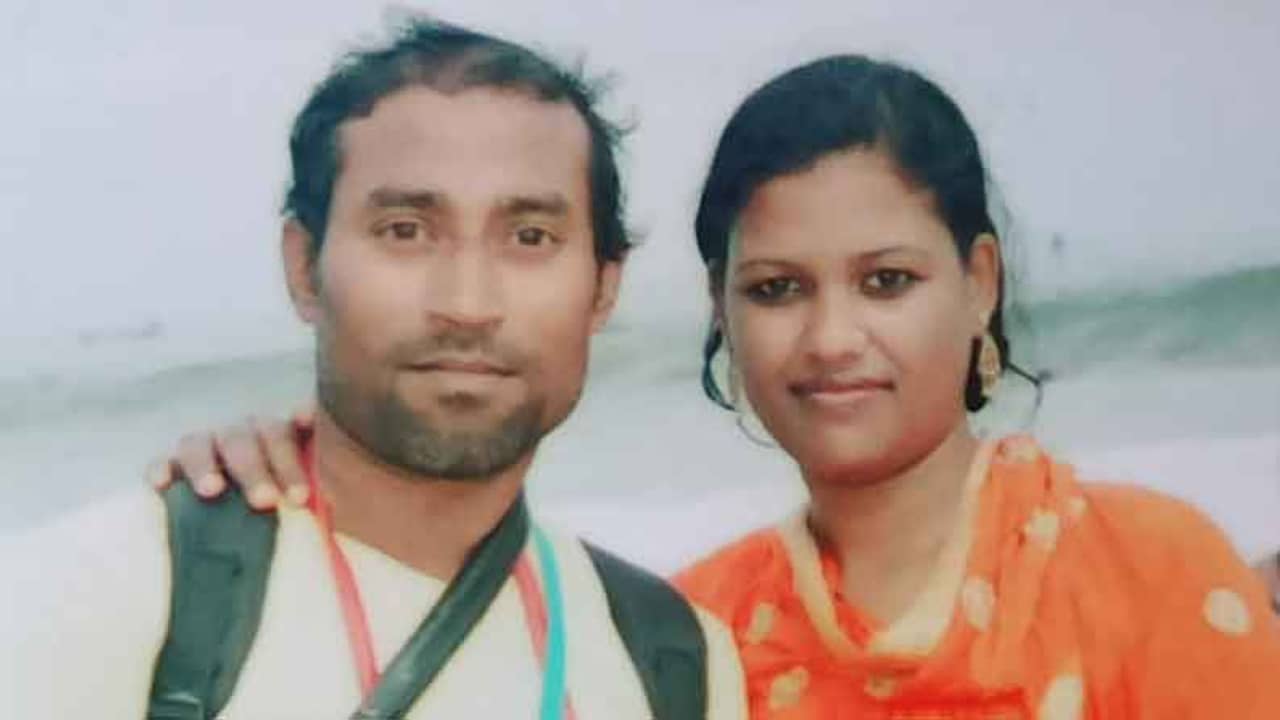 পলিথিনে এনেছিলেন, গায়ে ঢেলে হাতে নেন দেশলাই! ছেলের কারণে থানায় মায়ের মারণ লড়াই