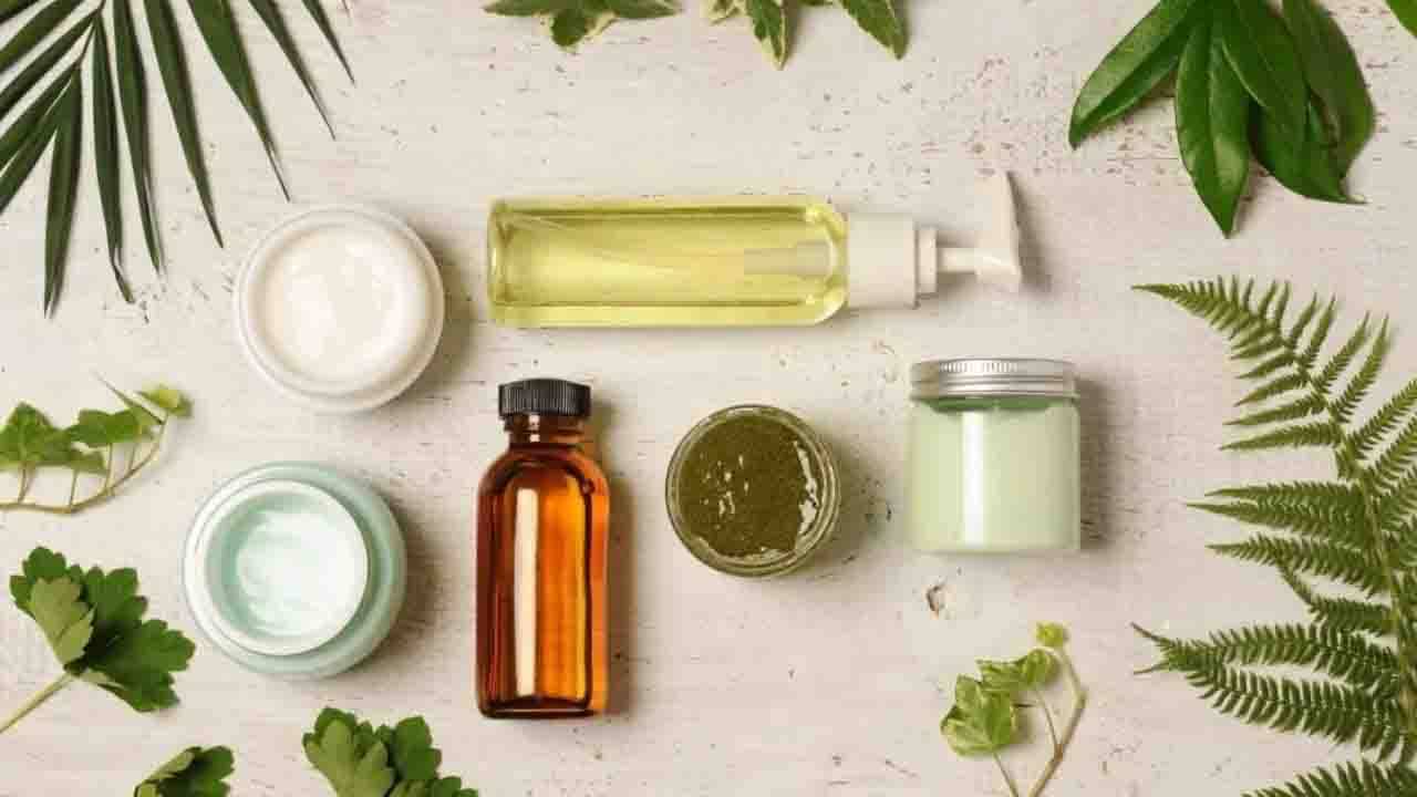 Hydrator vs Moisturizer: ময়েশ্চারাইজার নাকি হাইড্রেটর? কোনটিকে বেছে নেবেন আপনার শুষ্ক ত্বকের যত্নের জন্য?